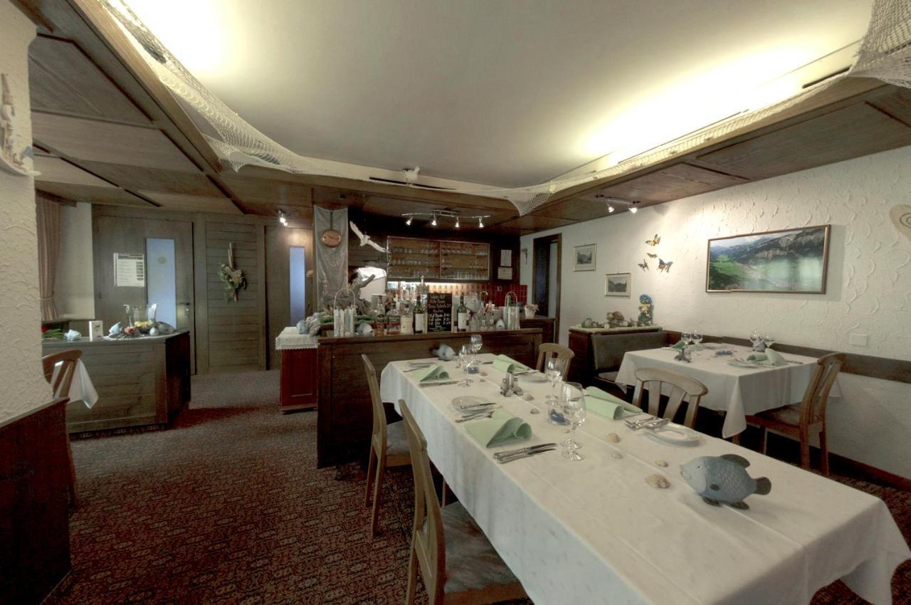 Gasthaus Post Muotathal ภายนอก รูปภาพ
