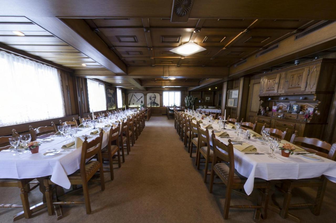 Gasthaus Post Muotathal ภายนอก รูปภาพ